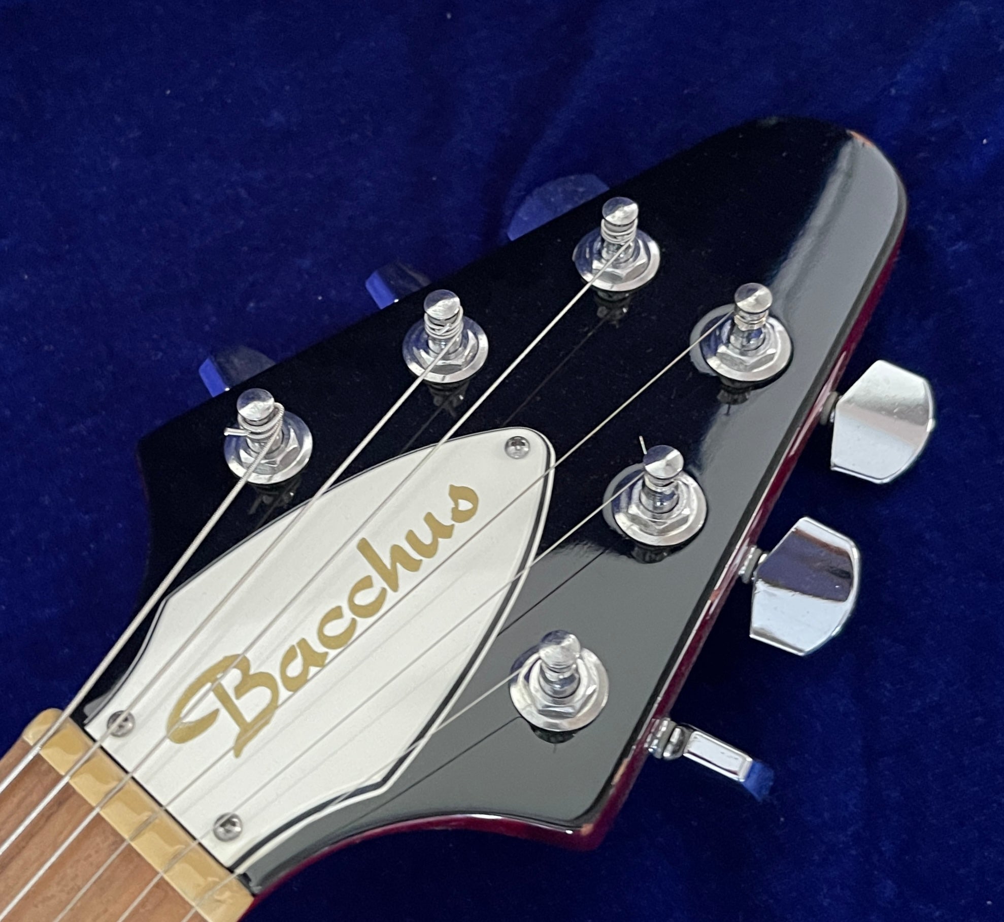 BACCHUS BFV-700 Mahogany body Maple neck Rosewood fingerboard Red