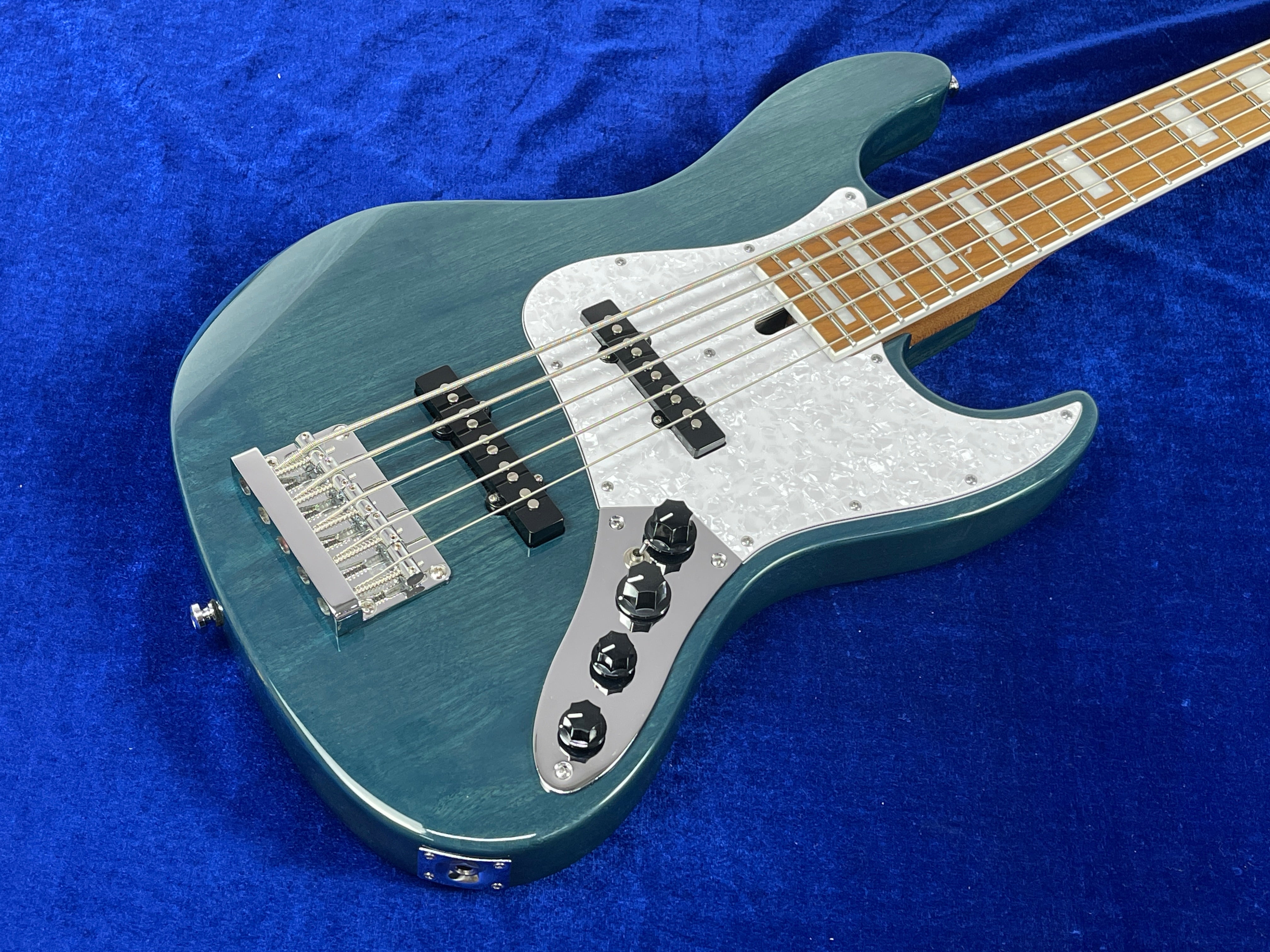 BACCHUS WL5-ASH33-AC RSM/M Ash body Maple neck/fingerboard 5st w/Gig case