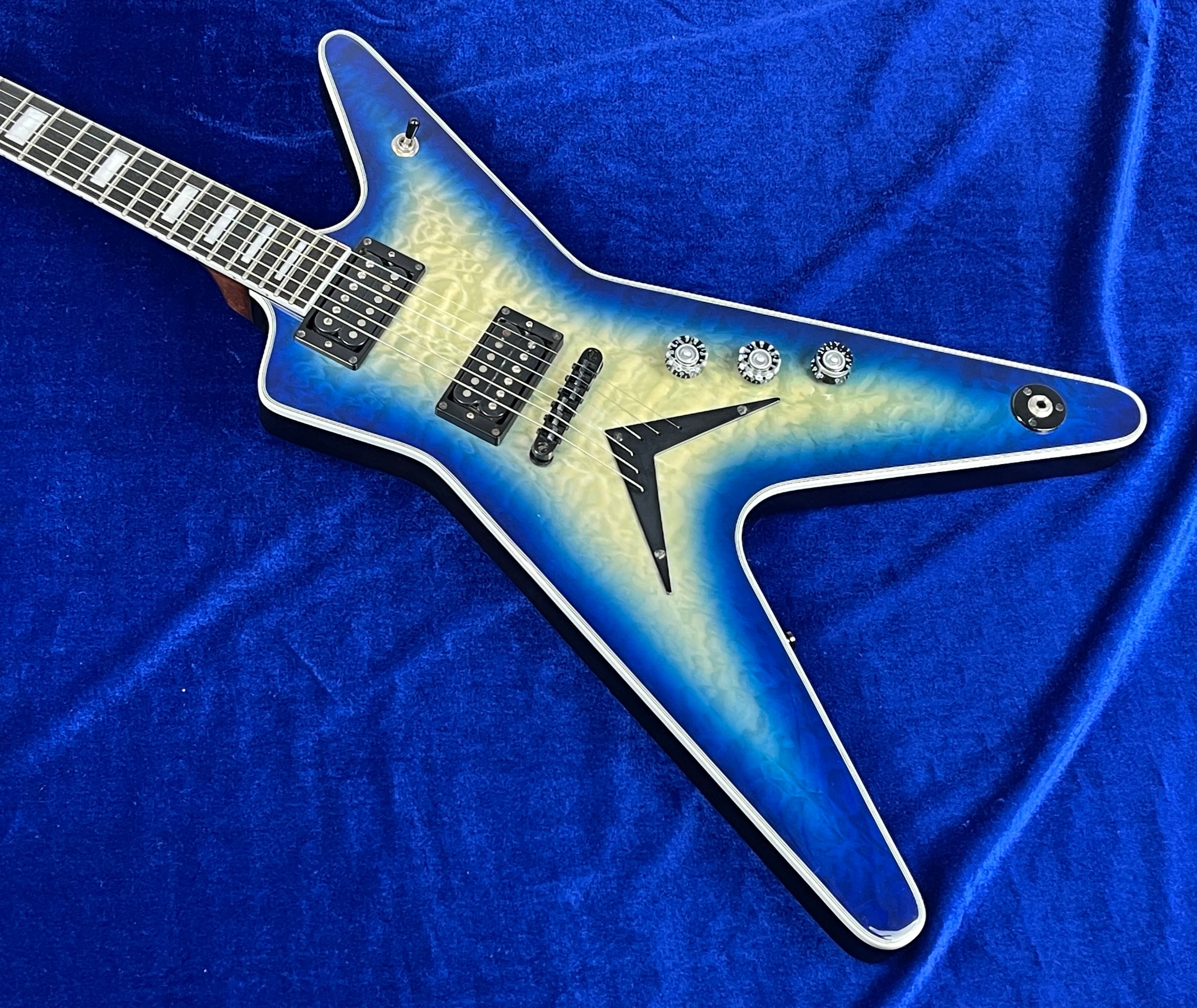 DEAN ML Select Quilt Maple+Mahogany body Blue w/Semi-hard case
