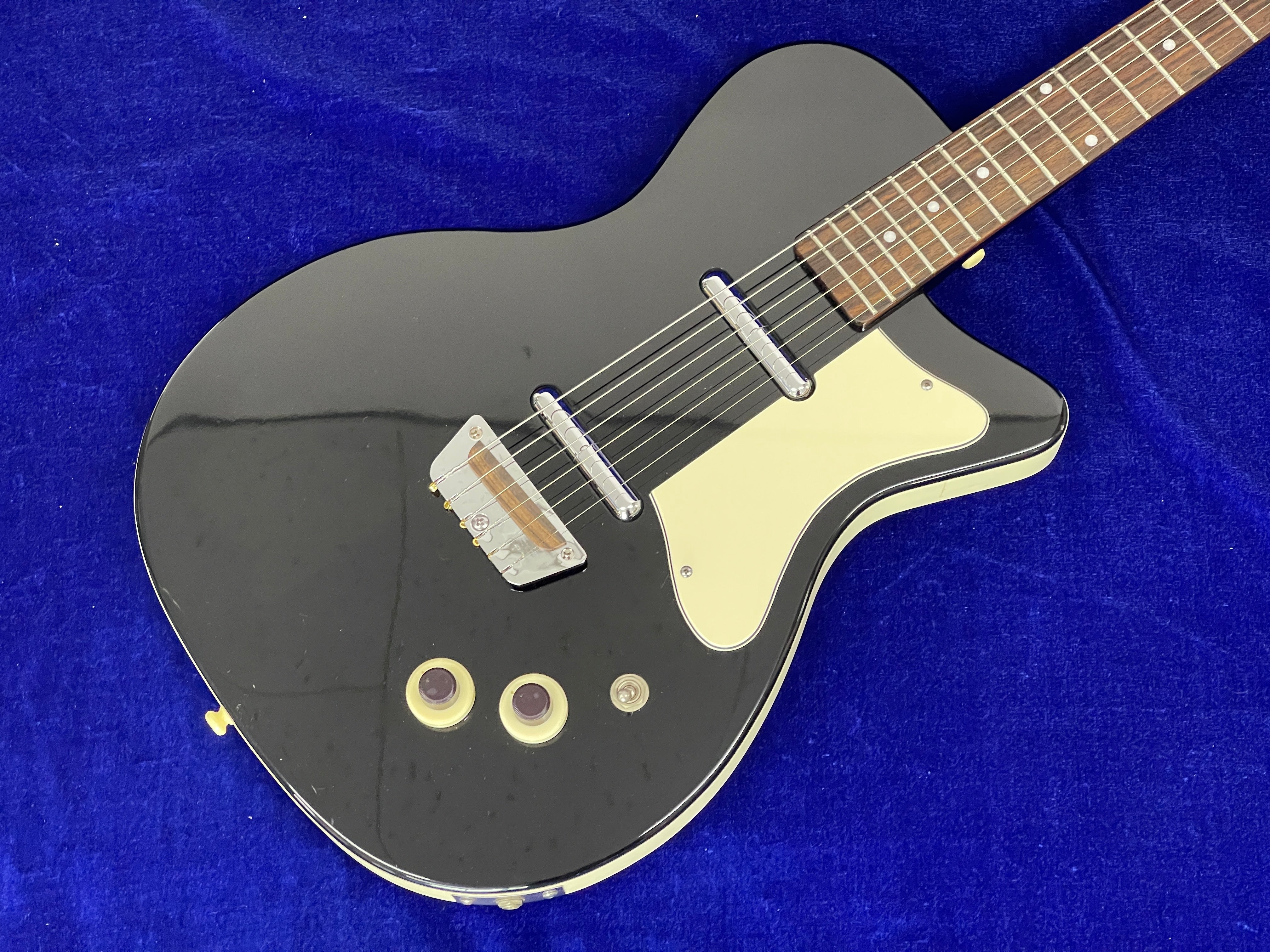 Danelectro 56-U2 w/Soft case