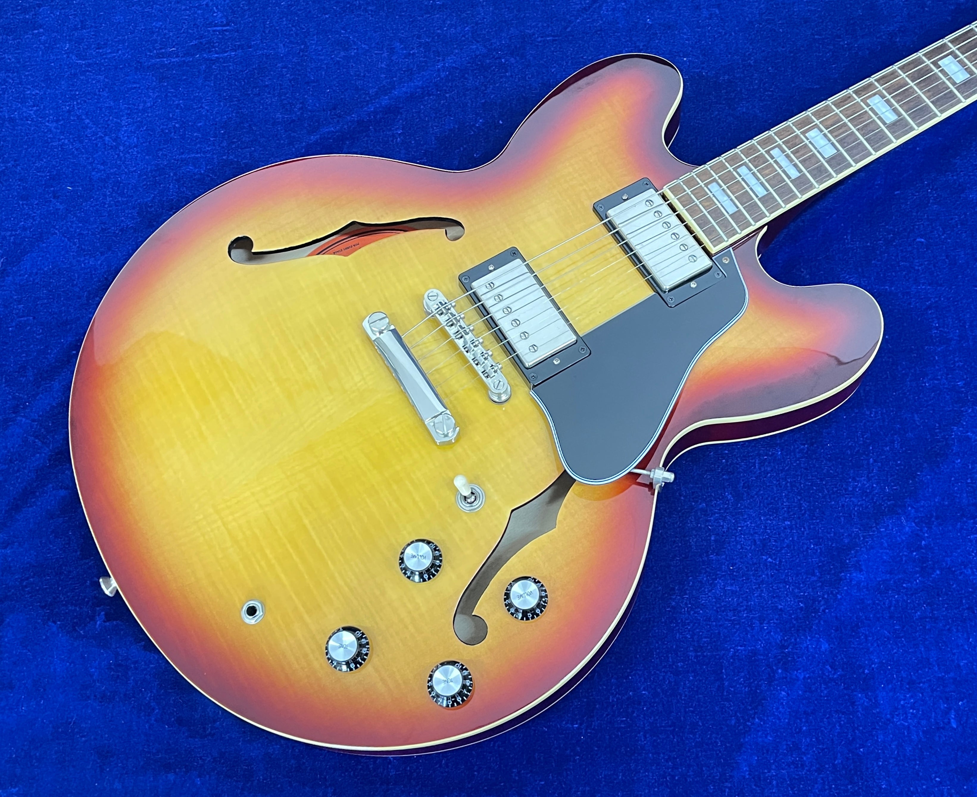 Epiphone ES-335 Figured IG Maple Body Vintage Sunburst w/Soft Case