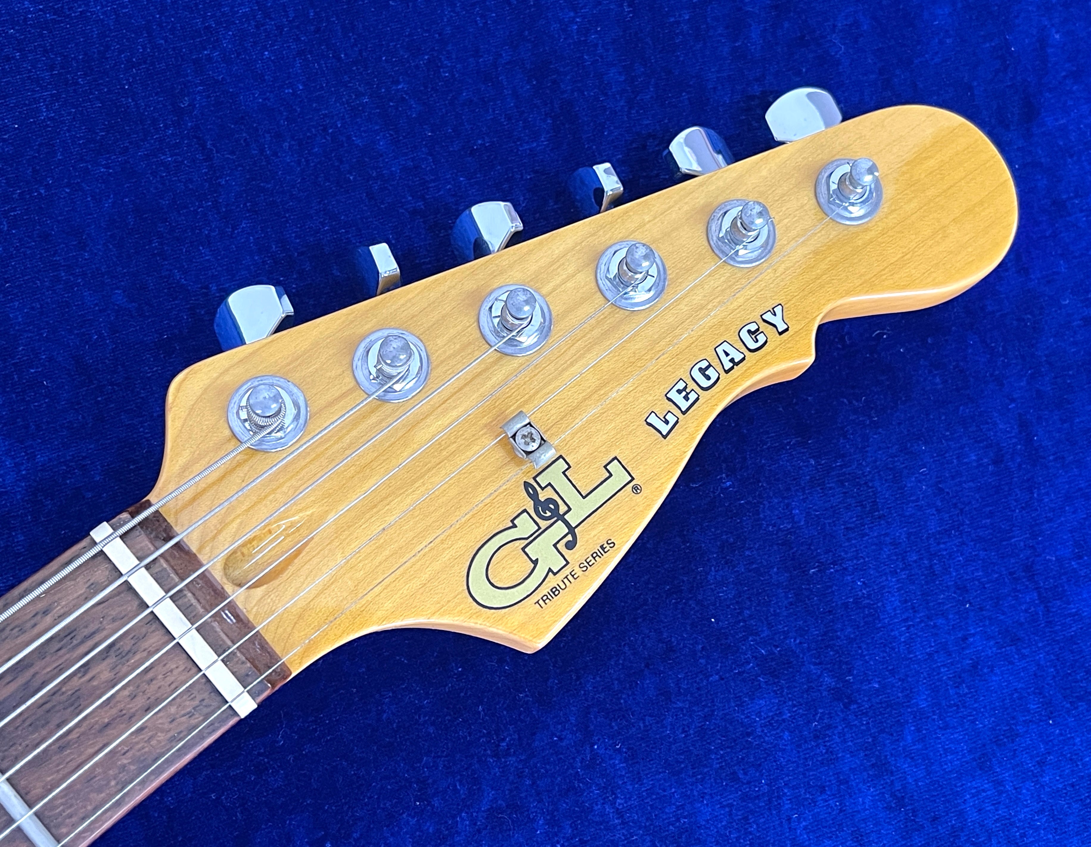 G&L TRIBUTE LEGACY Poplar body Maple neck Rosewood fingerboard w/Gig case