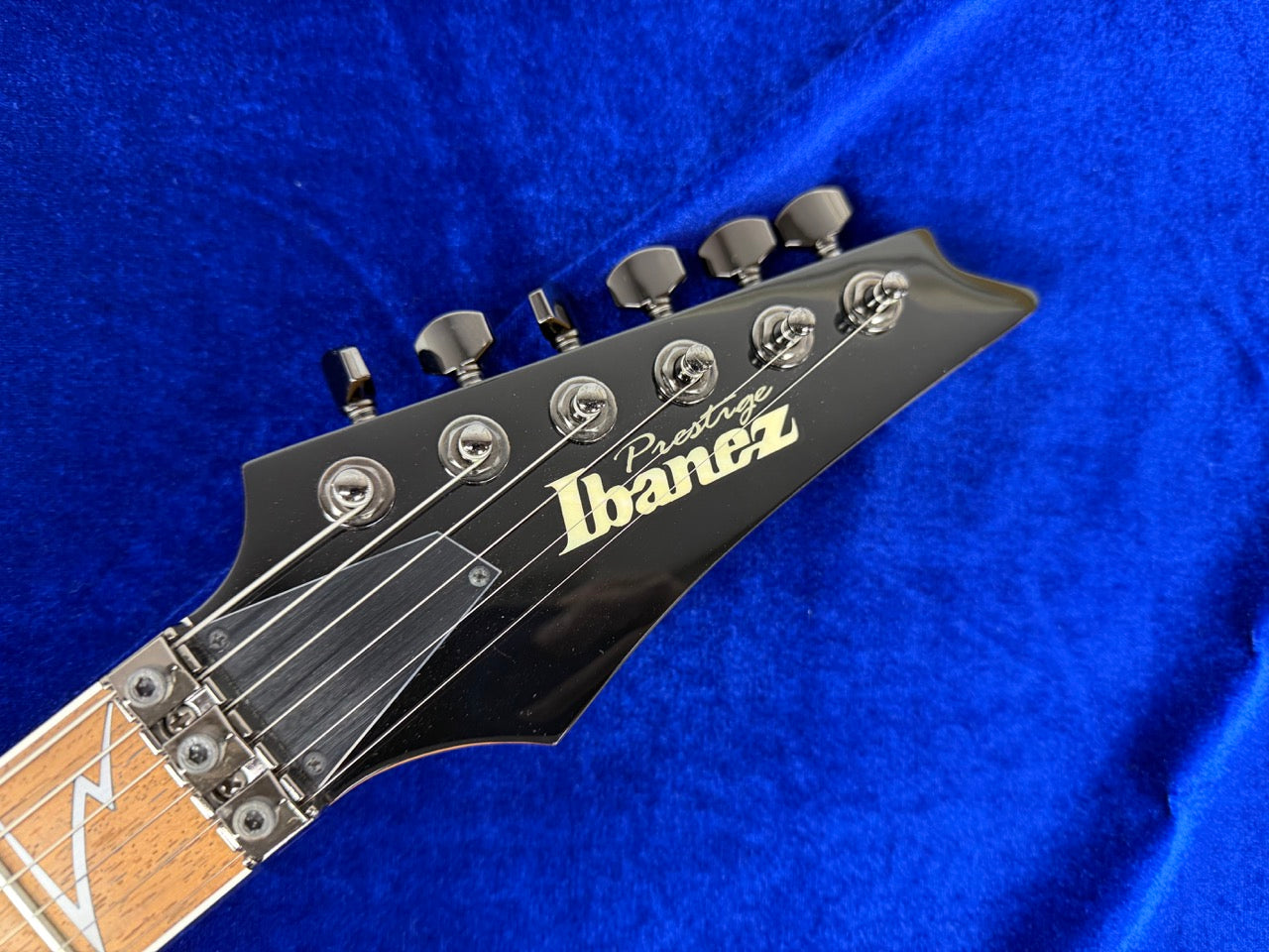 Ibanez RG2550Z-GW Galaxy White 2008 Rosewood Fingerboard w/Hard Case