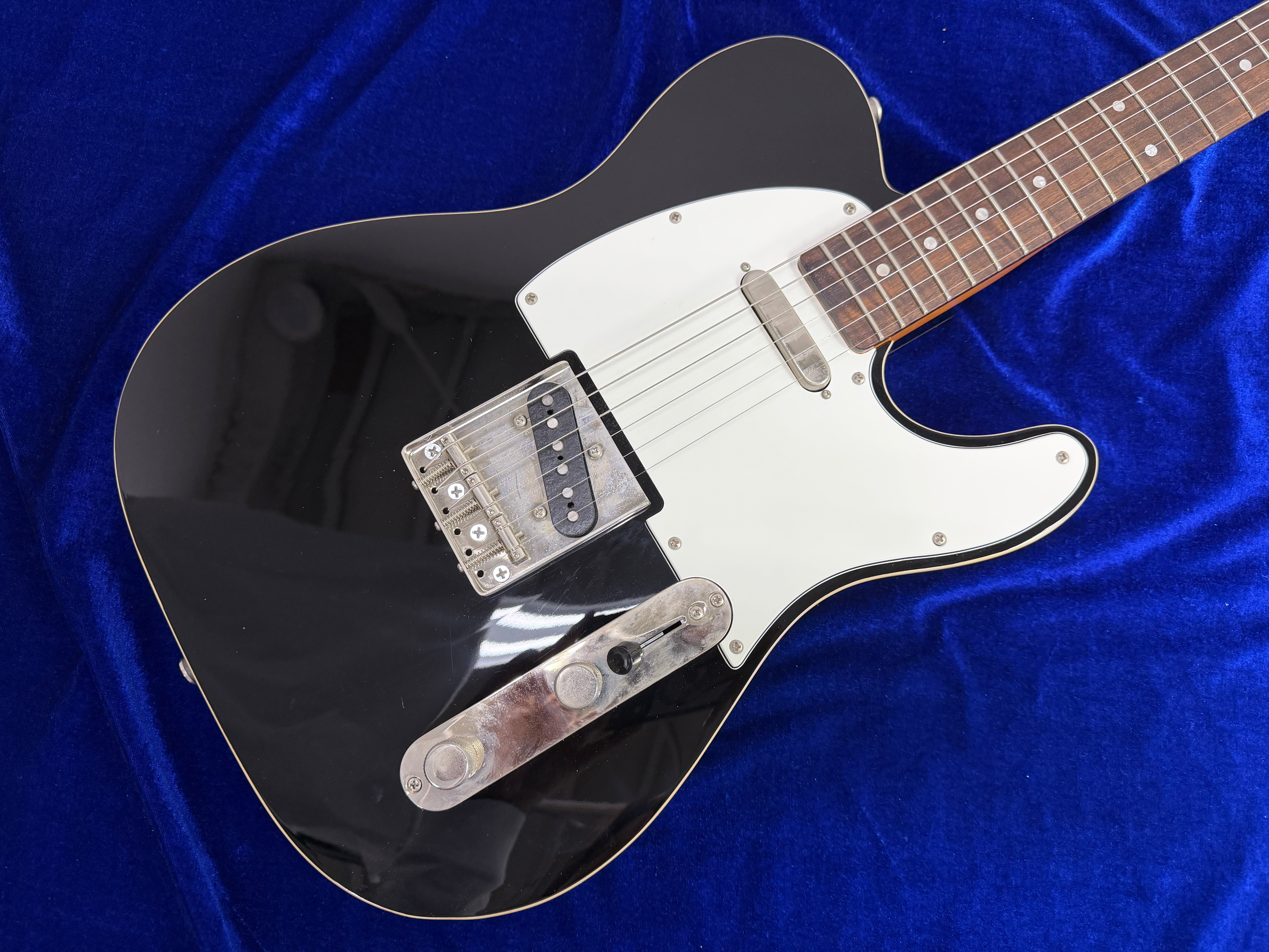 SQUIER CLASSIC VIBE BARITONE CUSTOM T Nato body Maple neck w/Soft case