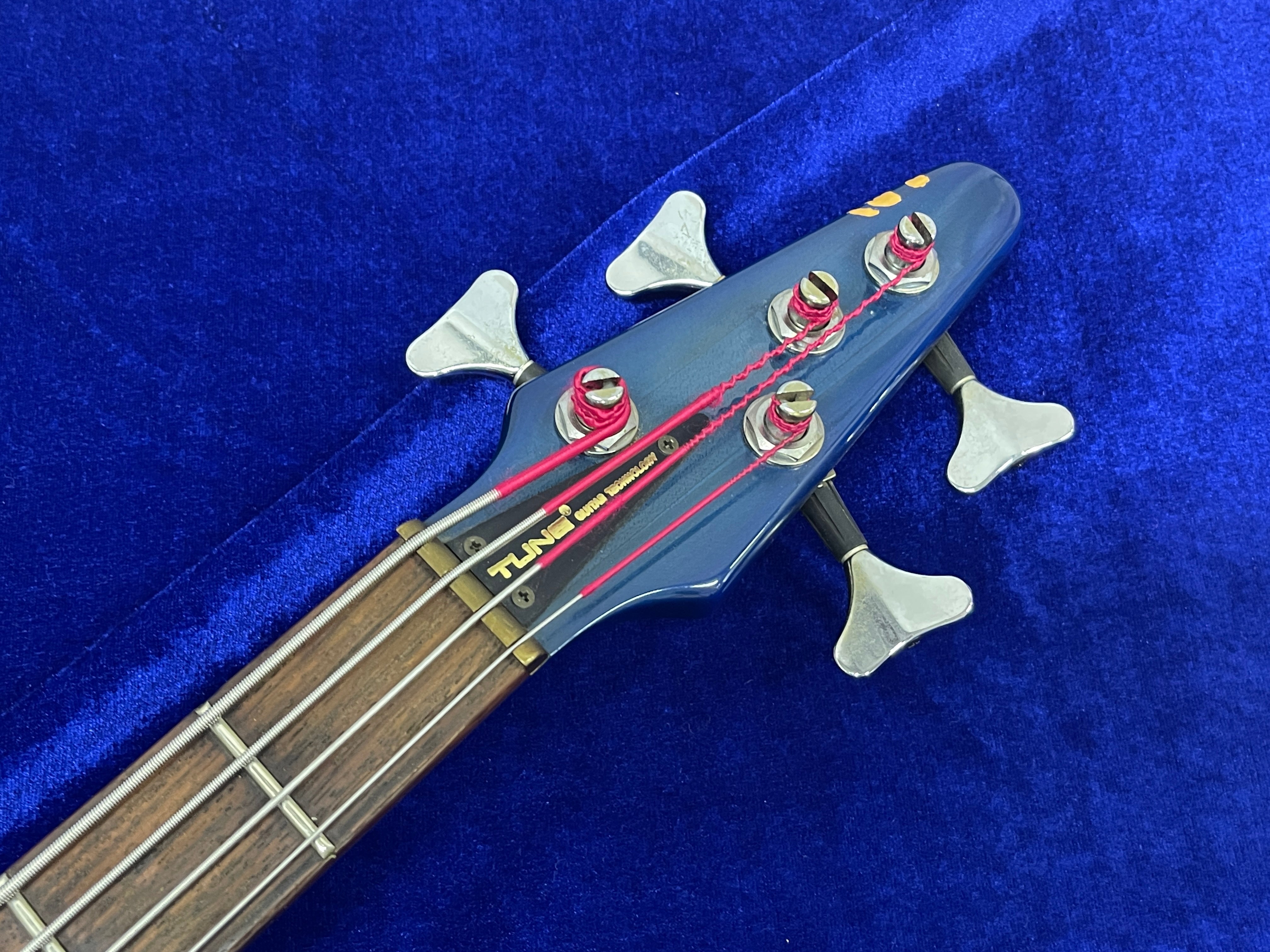 Tune BASS MANIAC Rosewood fingerboard Black