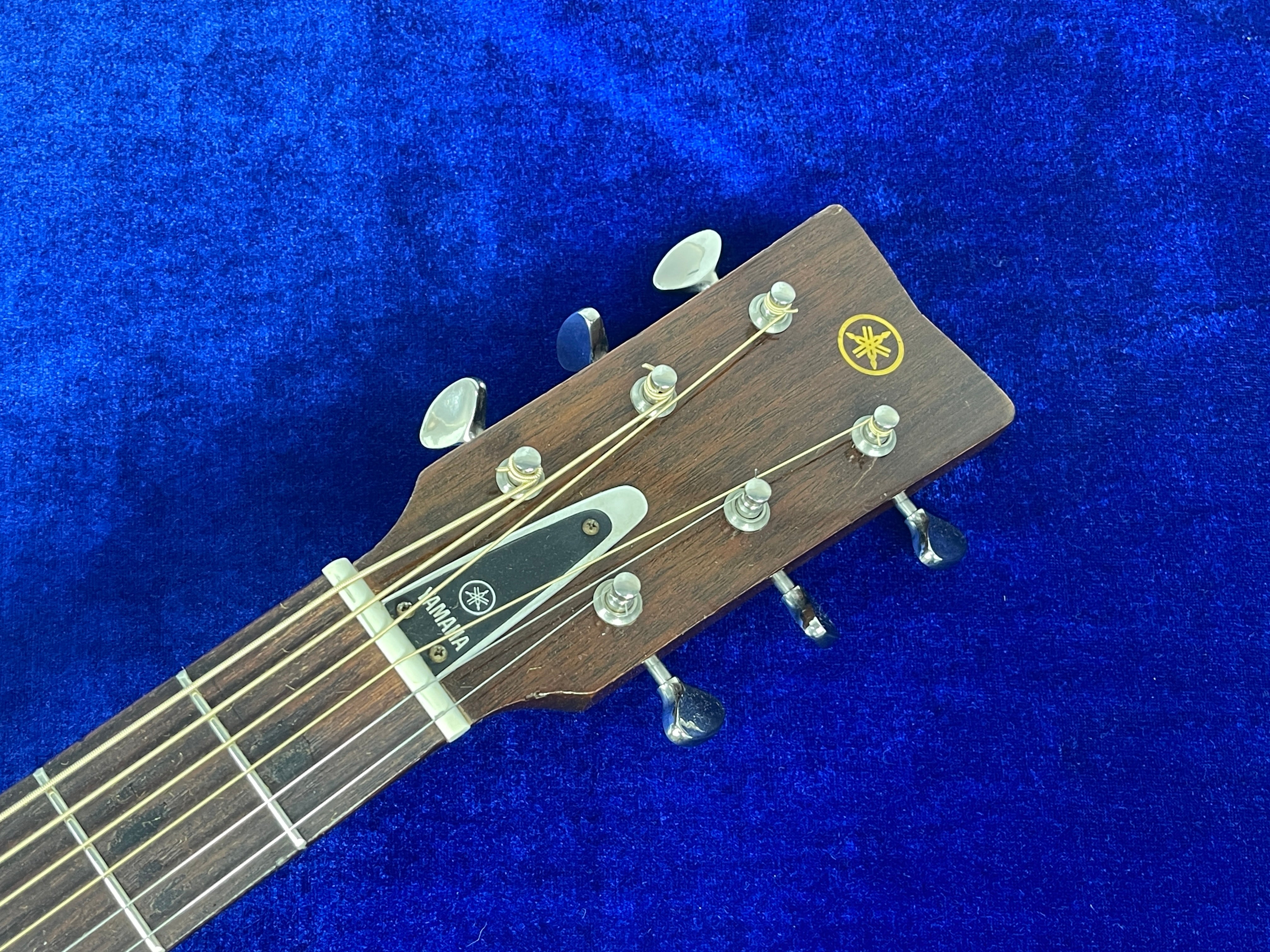 YAMAHA FG-180 Spruce body Maple neck Rosewood fingerboard w/Hard case