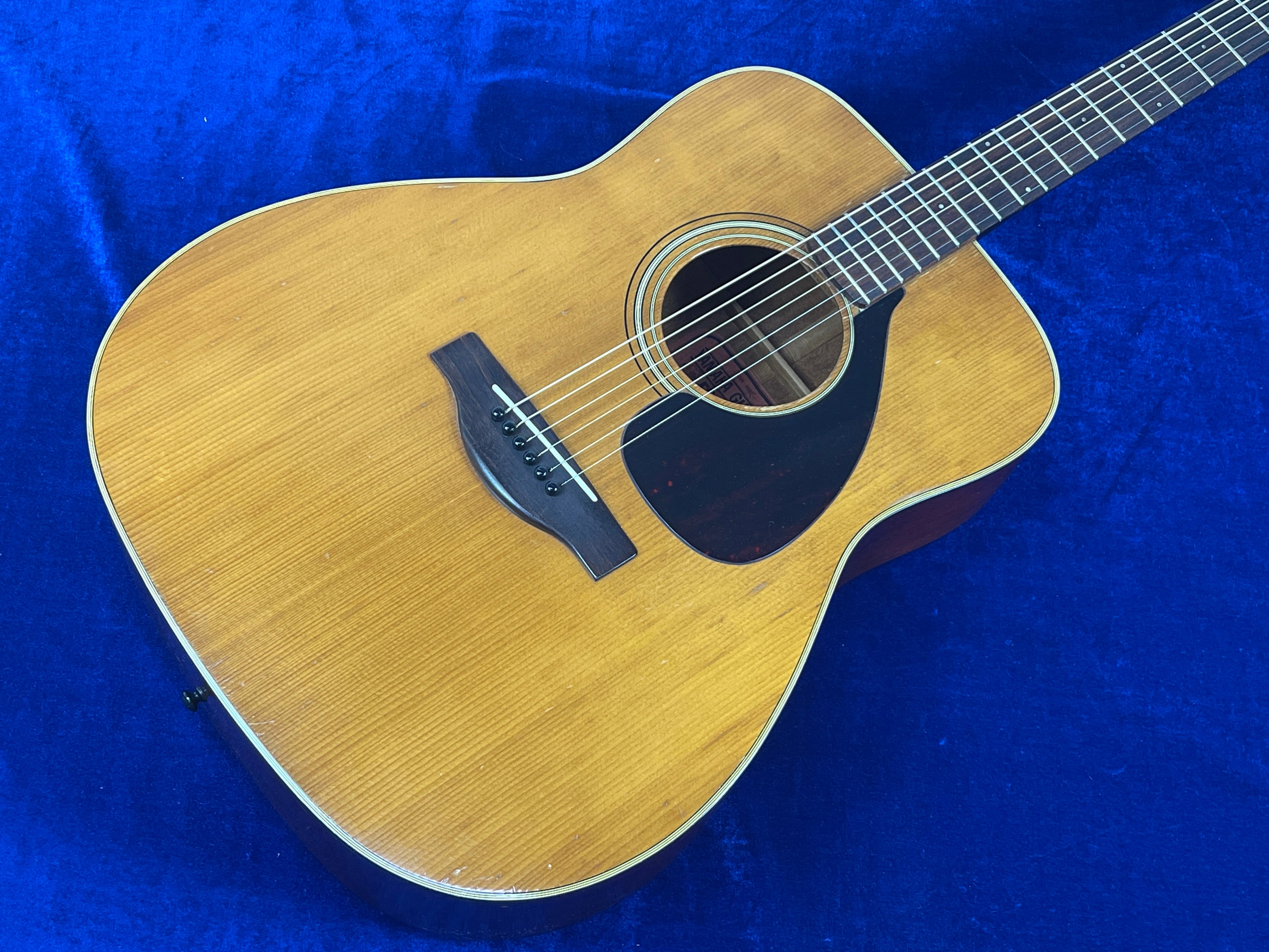 YAMAHA FG-180 Spruce body Maple neck Rosewood fingerboard w/Hard case